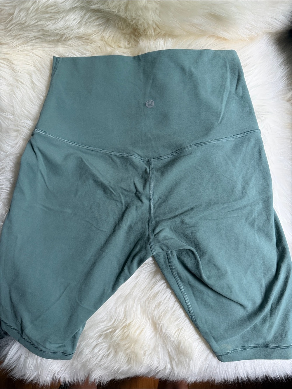 Lululemon align High-Waist Women's Bike Shorts in Sage Green - Picture 2 of 3